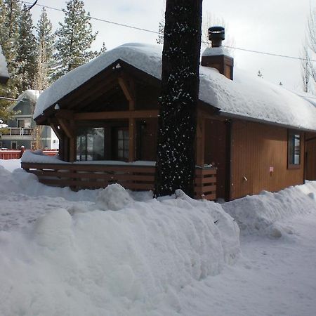 Majestic Moose Lodge - Coptic Village Velké Medvědí jezero Exteriér fotografie
